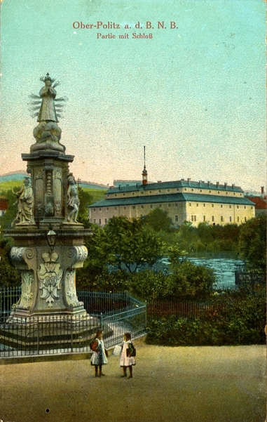 Marienstatue mit Schloss Ober-Politz
